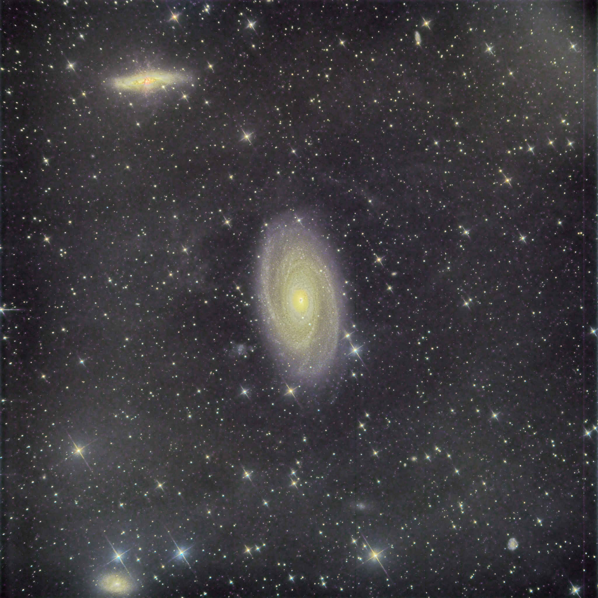 Bode's Galaxy (M81) and Cigar Galaxy (M82). Taken with a remote telescope.